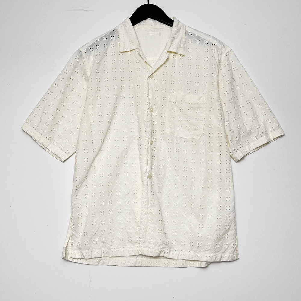 Mens GU white short sleeve button up eyelet shirt size M